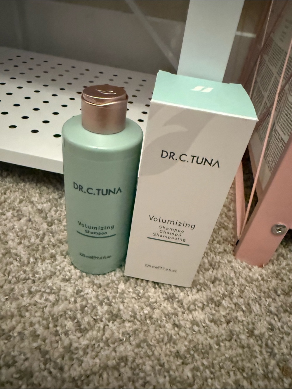 Farmasi Volumizing Shampoo in Mint Green and Rose Gold
